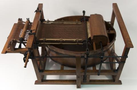 Wooden model of an older papermachine