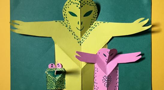 Pop-up card with yellow alien and little pink alien